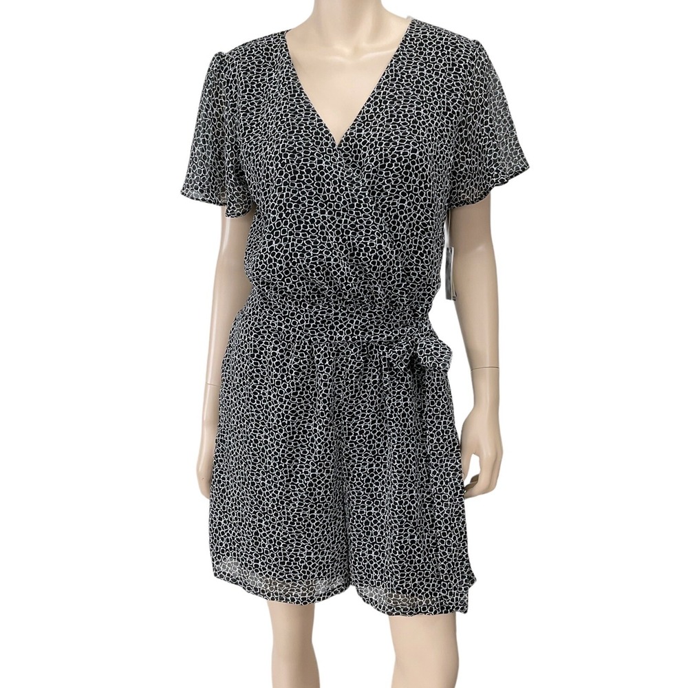Halo Romper Women Size Large Black White Print Short Sleeve Shorts NWT